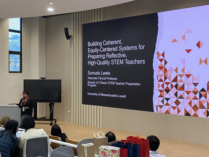美國學者Sumudu Rupika Lewis, D.Phil., Ed.D.圖片